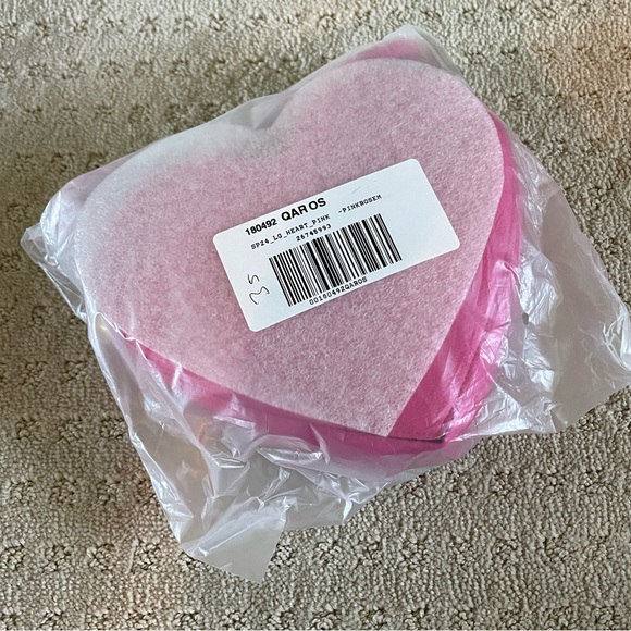 Victoria’s Secret heart purse - Picture 2 of 8